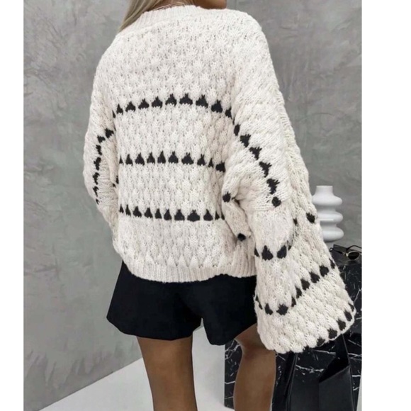 Casual Oversized Striped Sweater - Picture 2 of 3